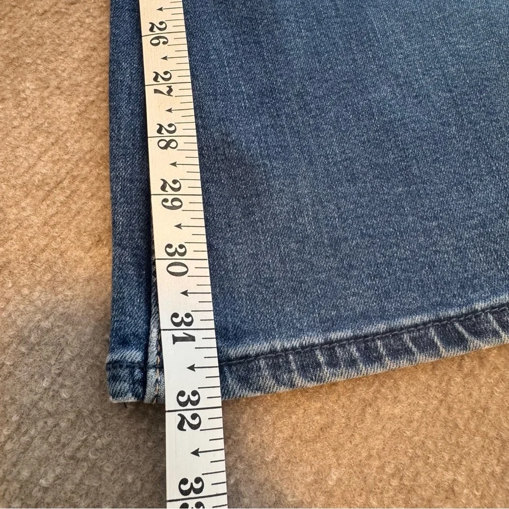 Abercrombie & Fitch The Flare Ultra High Rise Medium Wash Jean Size 30/10R
